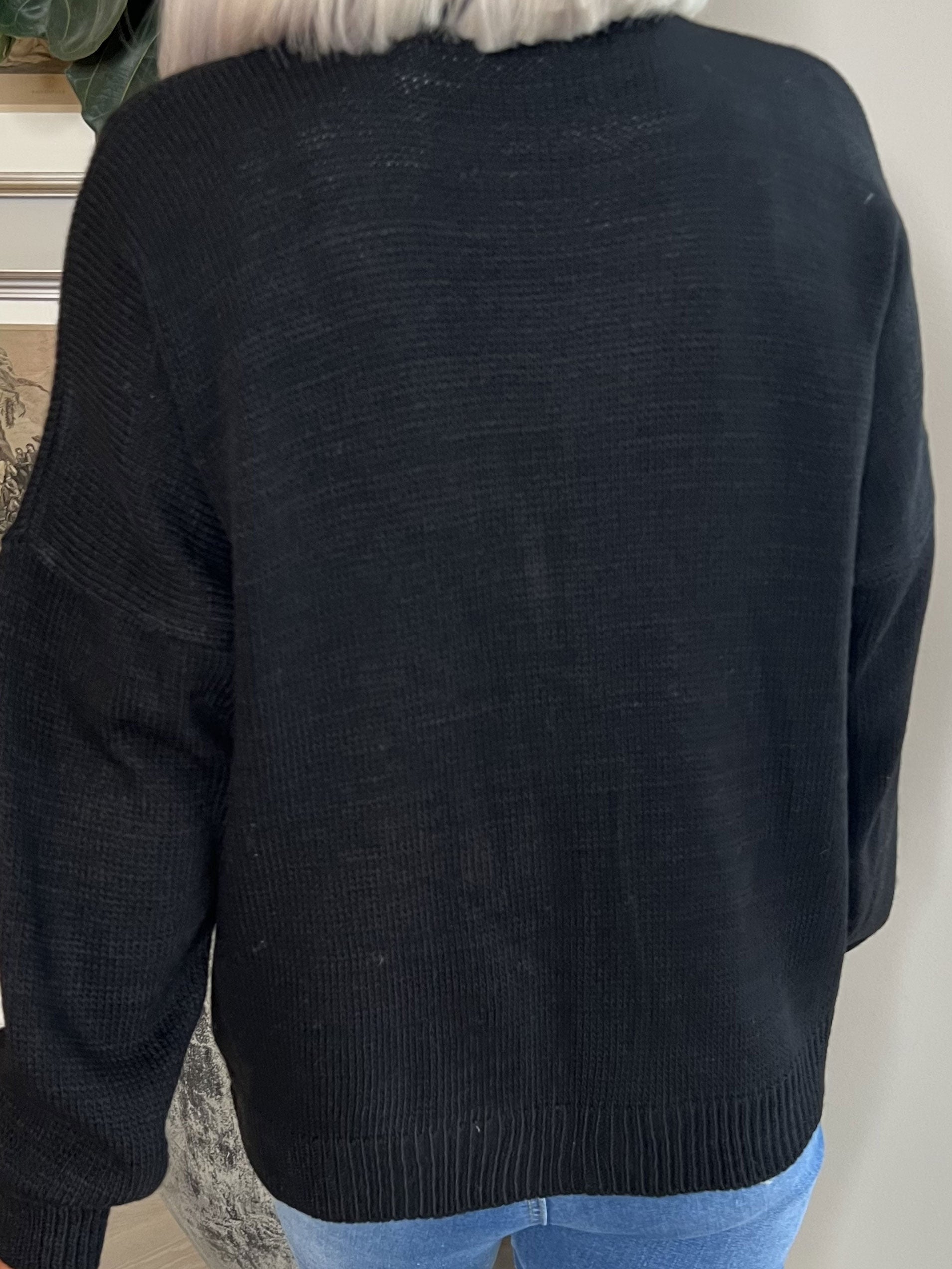 Susana - Kort strikcardigan med skinnende knapper